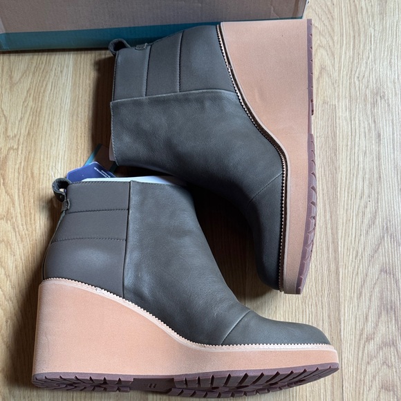 TOMS Size 10 Women's Tarmac Olive water resistant Wedge Ankle Boots - Picture 6 of 14